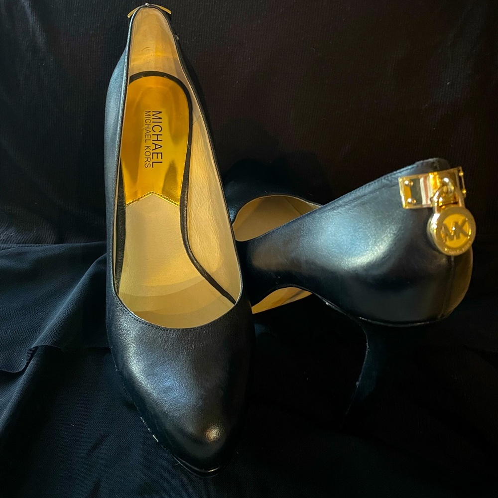 Michael Kors Hamilton Pump